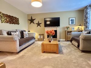 Lounge- click for photo gallery